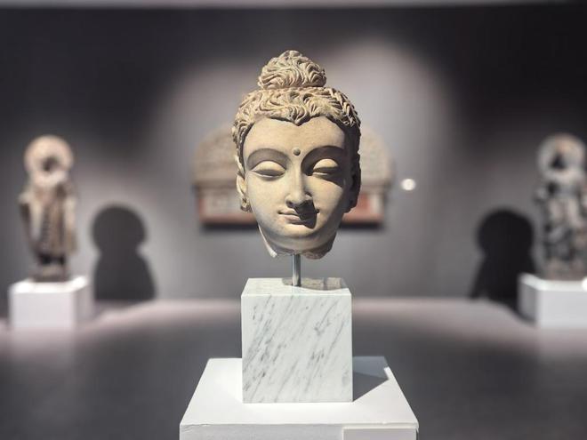 鹊枇杷》仅展一日深港艺术同时发声开元棋牌app一周观展｜宋画《山(图31)